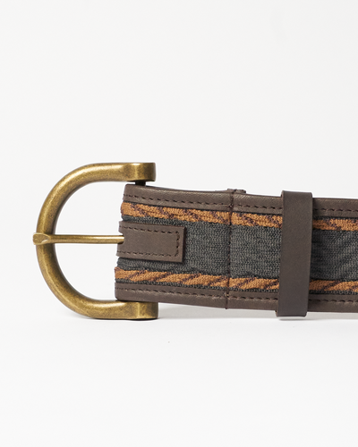 The Chelsea, Textured-Knit Black Leather Belt in Brown on Black